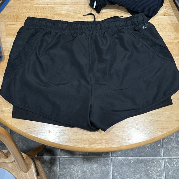 Reebok Black Shorts - Picture 4 of 6